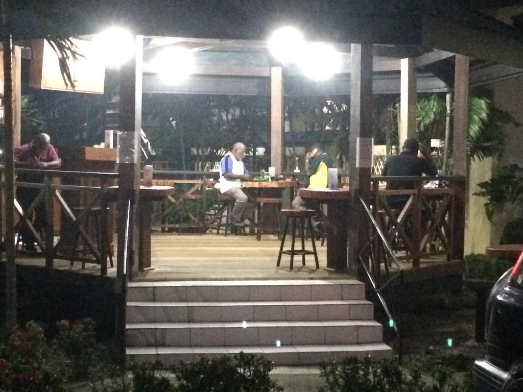 Madang Star International Hotel Bagian luar foto