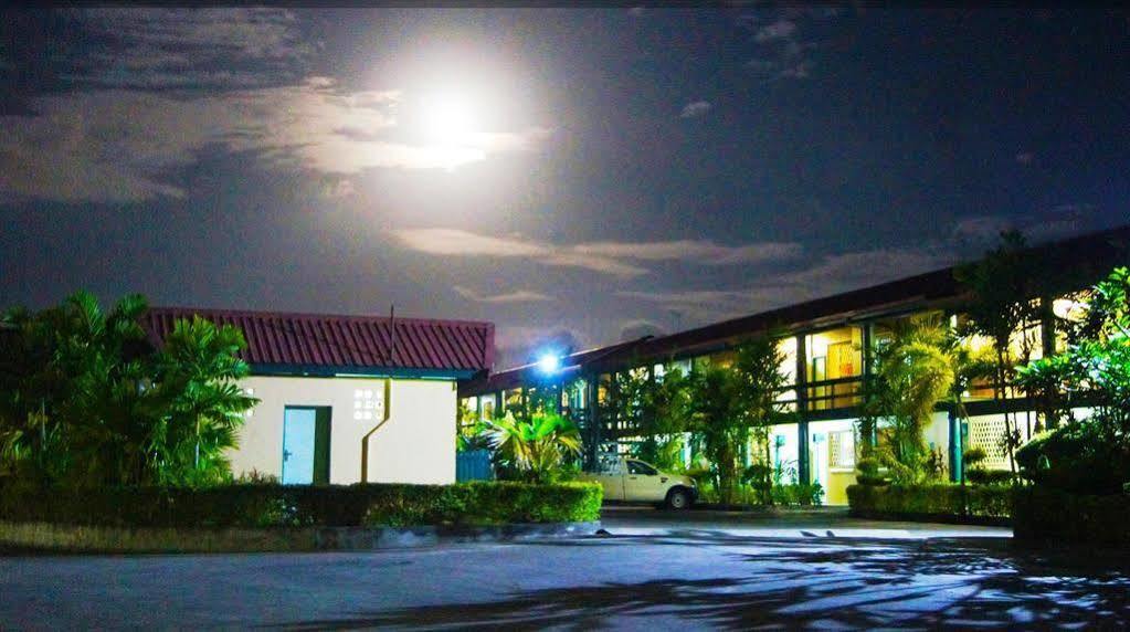 Madang Star International Hotel Bagian luar foto